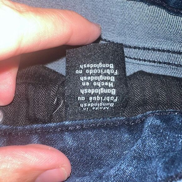 Calvin Klein City Short, Color Blue Size 2 - Picture 5 of 6